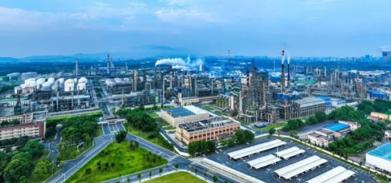 2025年企业级软件定制开发主流技术架构与适用场景对比